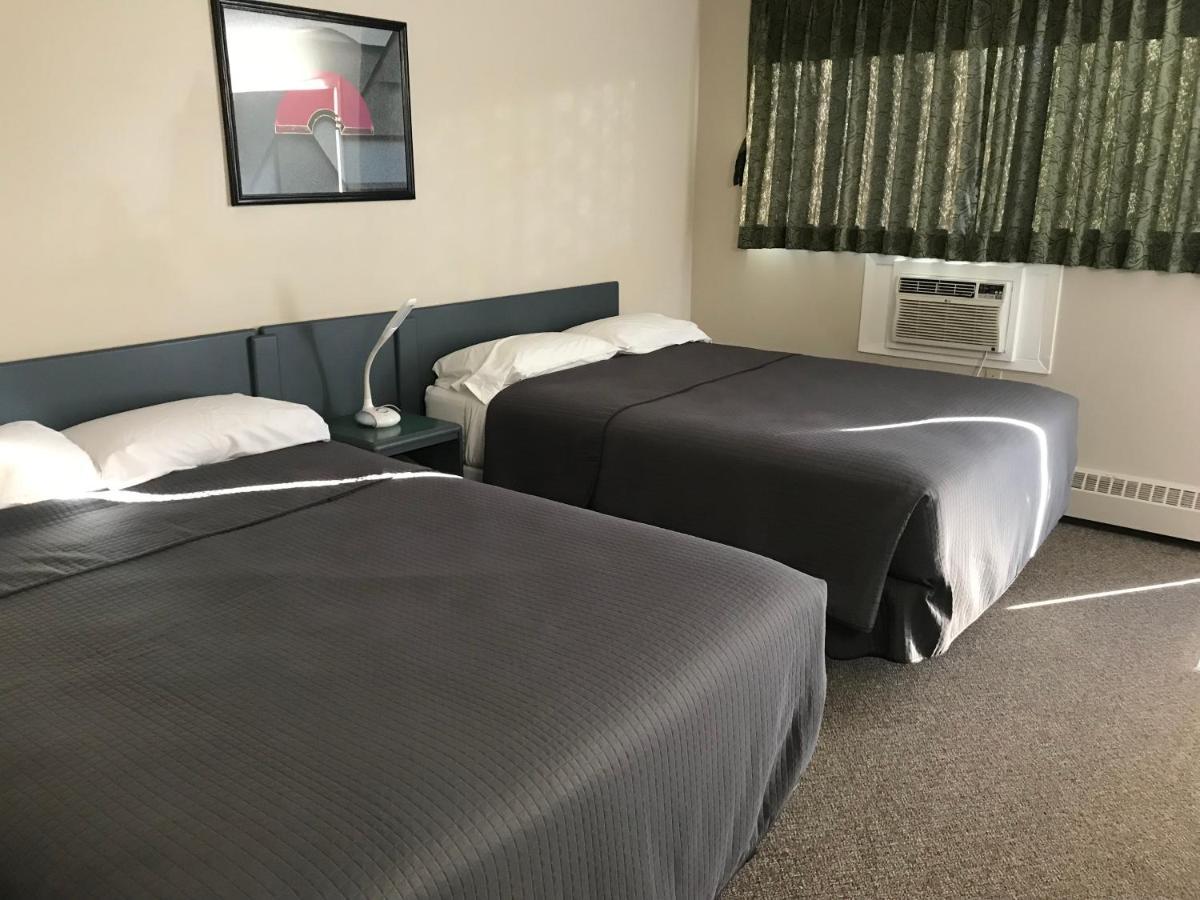 Plains Motor Inn Stettler Dış mekan fotoğraf