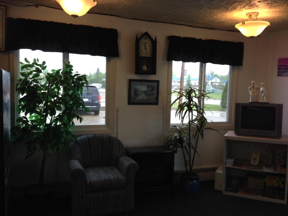 Plains Motor Inn Stettler Dış mekan fotoğraf