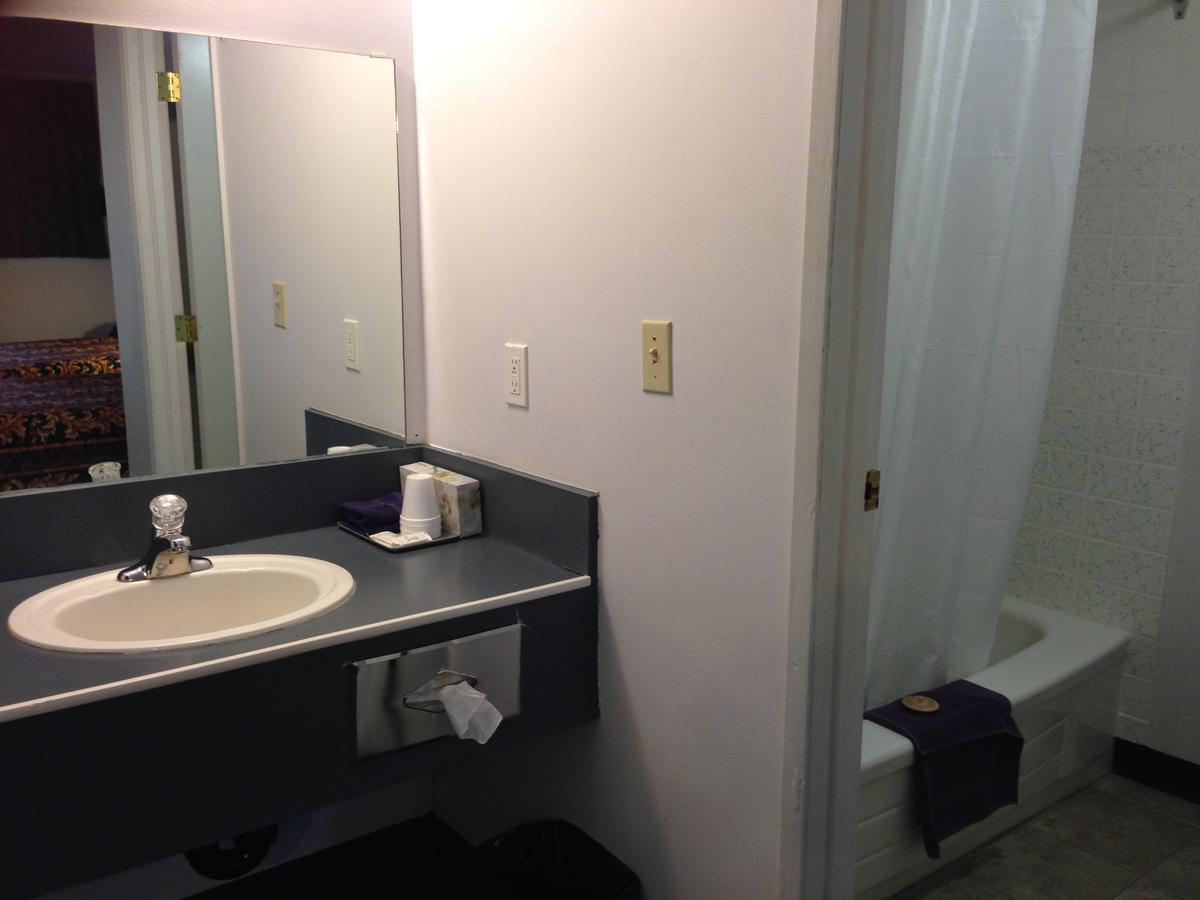 Plains Motor Inn Stettler Dış mekan fotoğraf