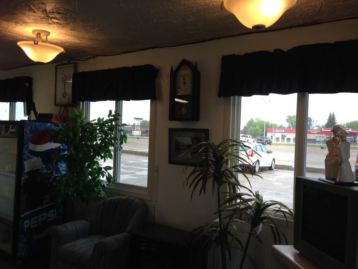 Plains Motor Inn Stettler Dış mekan fotoğraf