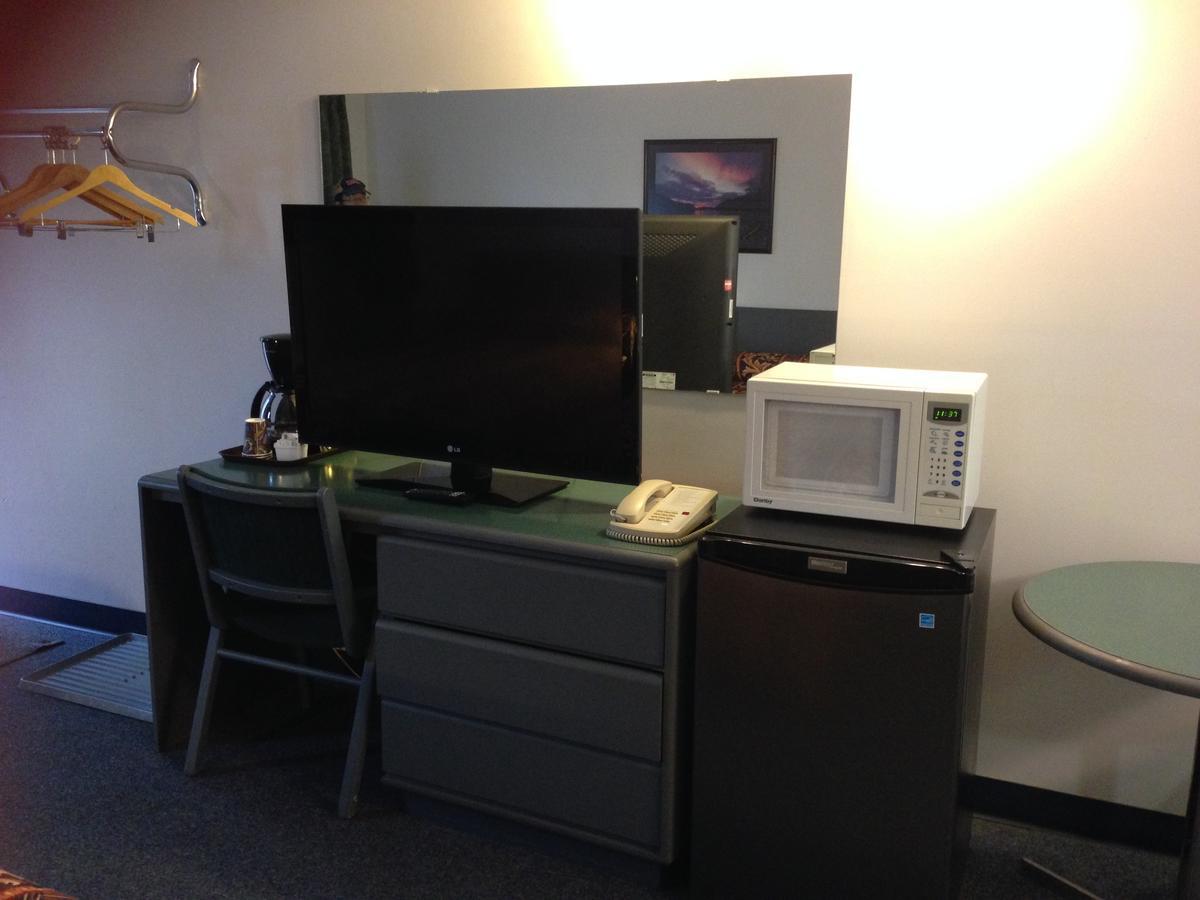 Plains Motor Inn Stettler Dış mekan fotoğraf