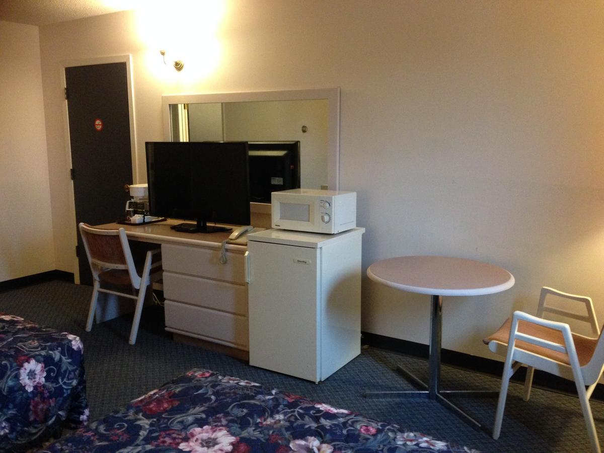 Plains Motor Inn Stettler Dış mekan fotoğraf