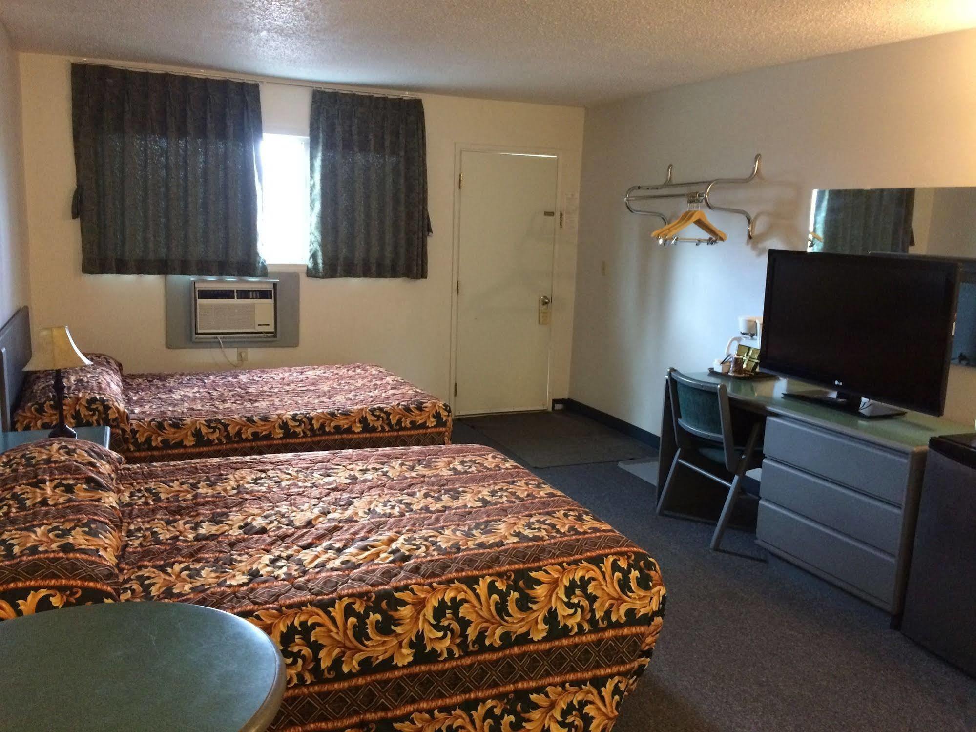 Plains Motor Inn Stettler Dış mekan fotoğraf